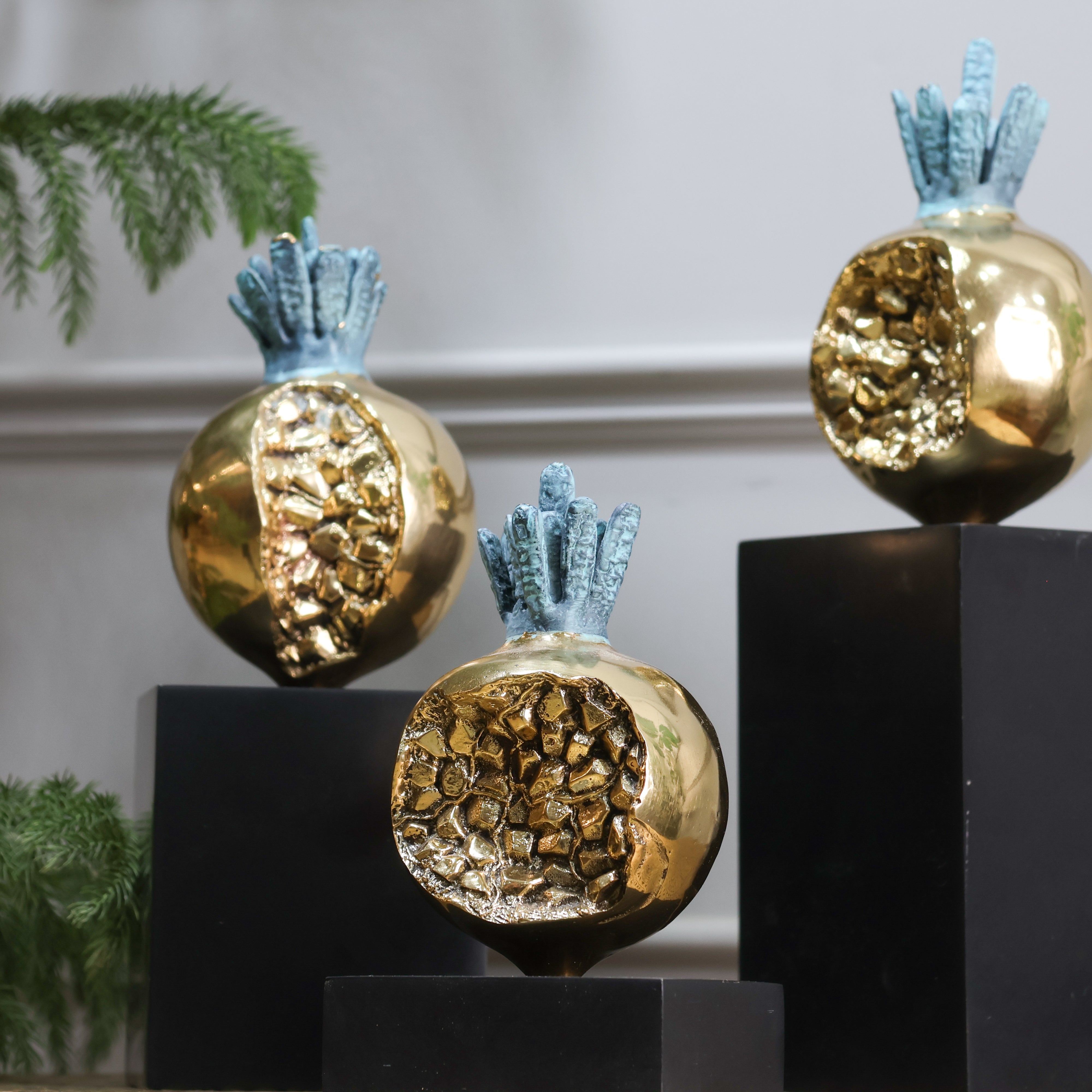 Brass Pomegranate Showpiece Set